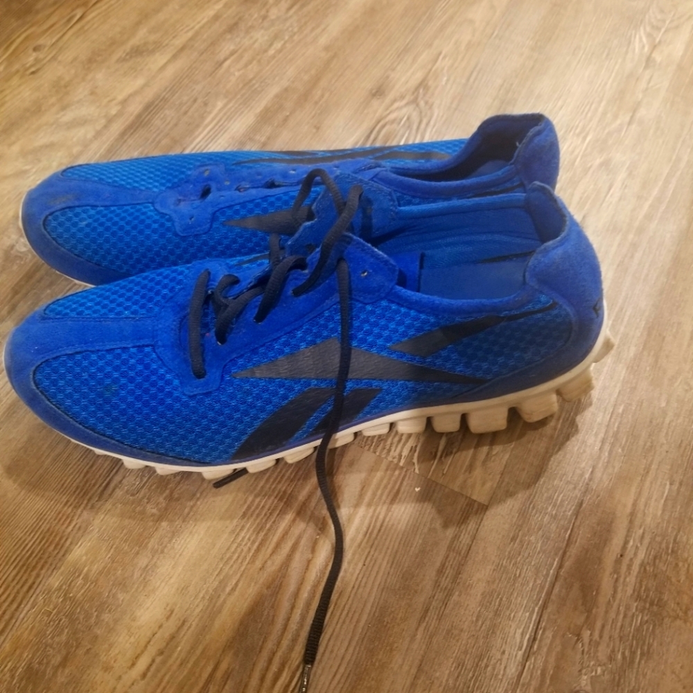 Reeboks tennis shoes